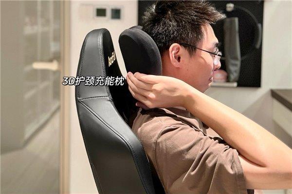 机械臂” 傲风M6电竞椅太超纲了pg电子中国网站“按摩+空调+(图1)